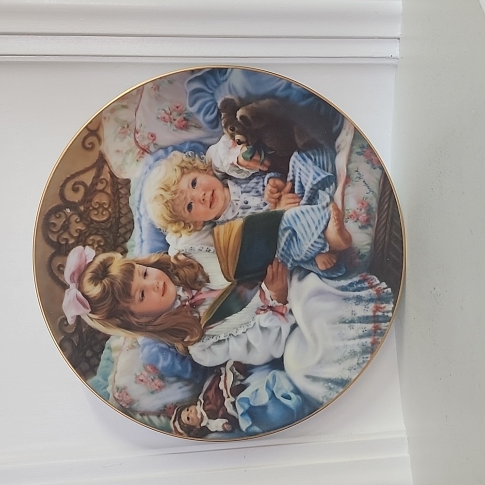 Sandra Kucks The Barefoot Children " Night-Time Story" Collector Plate
